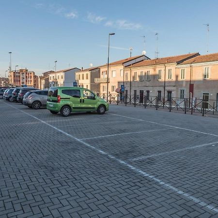 La Dolce Vita Ferrara Bagian luar foto